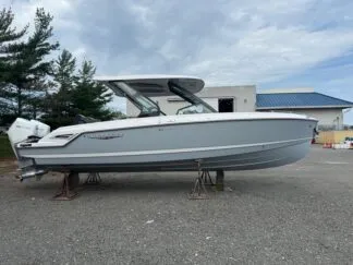 2026 Monterey Elite 30 with Whisper Grey hull and Arctic Ice stripe