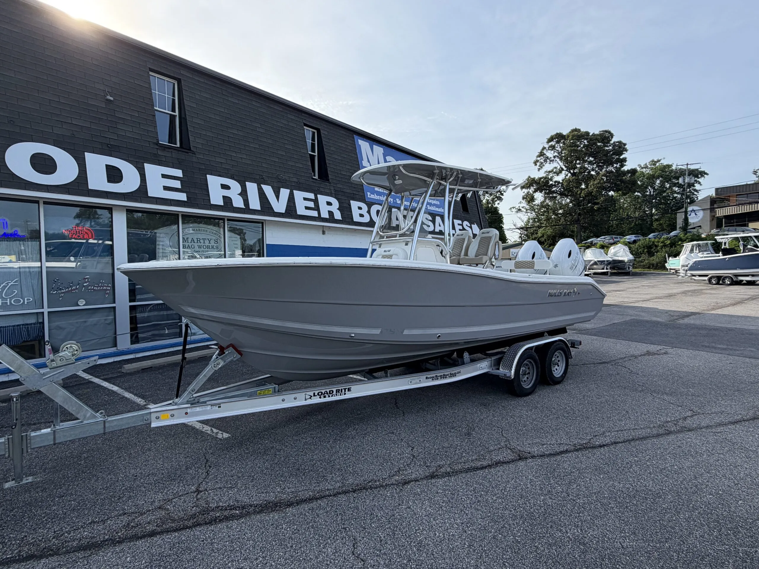 2027 Bulls Bay 255 Center Console