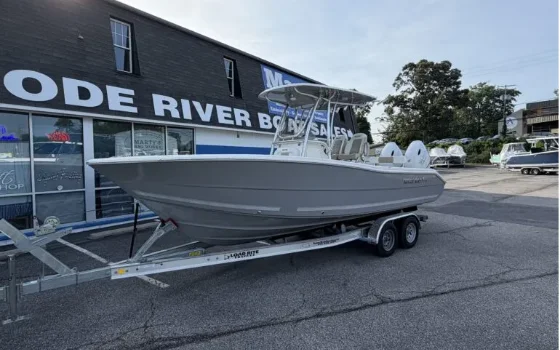 2027 Bulls Bay 255 Center Console