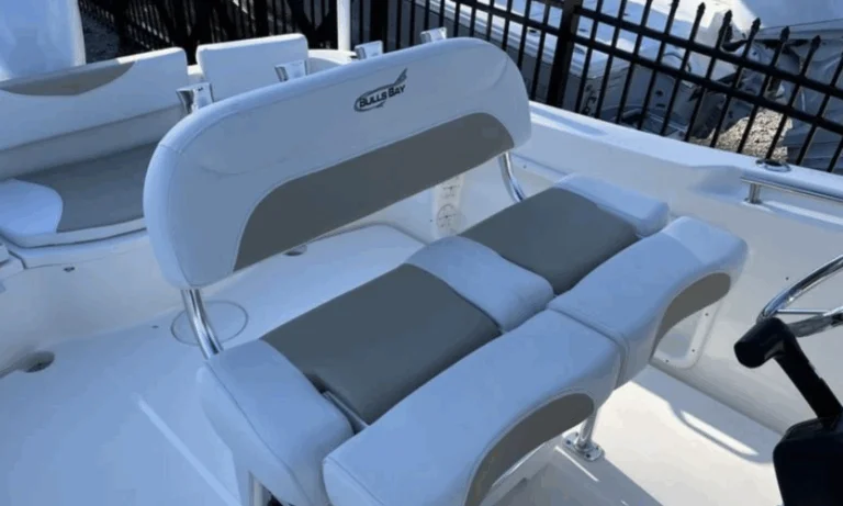 Flip down helm seating