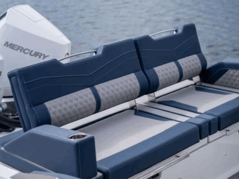 Flip flop stern lounger