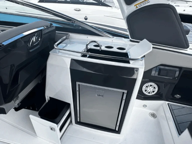 Wet bar and swim platform with underwater LED lights