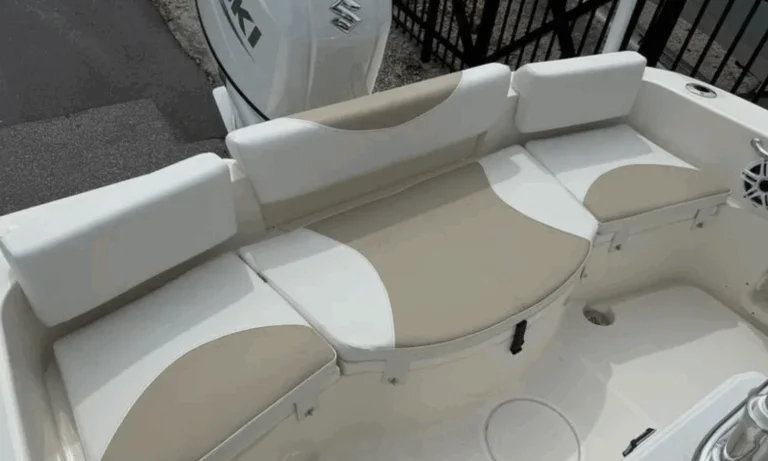 Port side swim platform on 2026 Bulls Bay 200