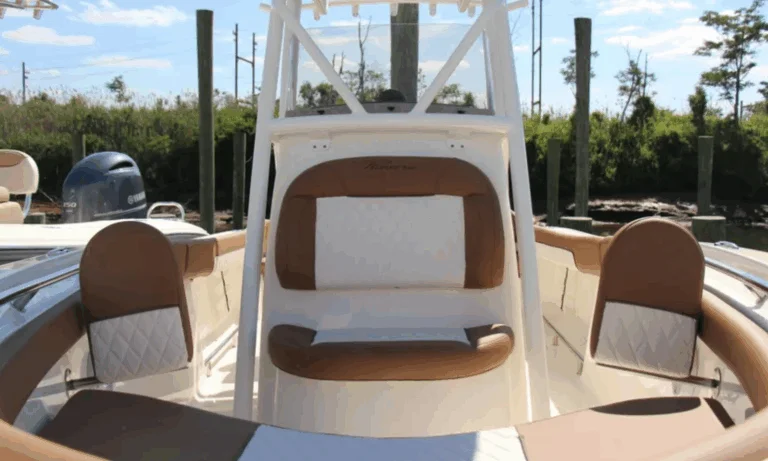 Yamaha F150XD four-stroke outboard engine on Pioneer 202 Islande