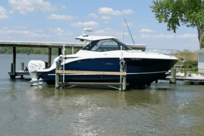 Sea Ray 320 Sundancer Coupe with twin Mercury 350 Verado engines