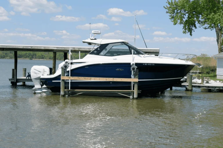 Sea Ray 320 Sundancer Coupe with twin Mercury 350 Verado engines