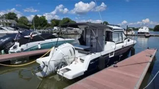 2023-jeanneau-nc-795-cockpit