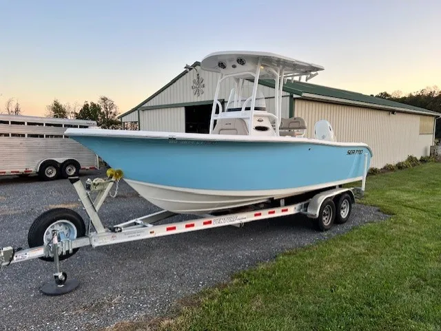 2021 Sea Pro 219 Center Console