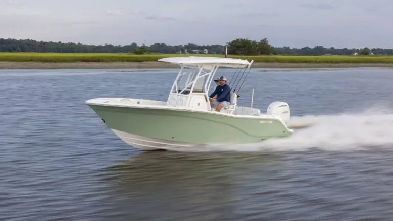 228 Commander