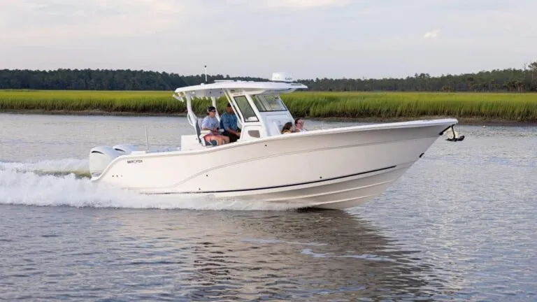 328 Commander