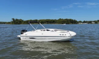 2016 Bayliner 190 Deck Boat